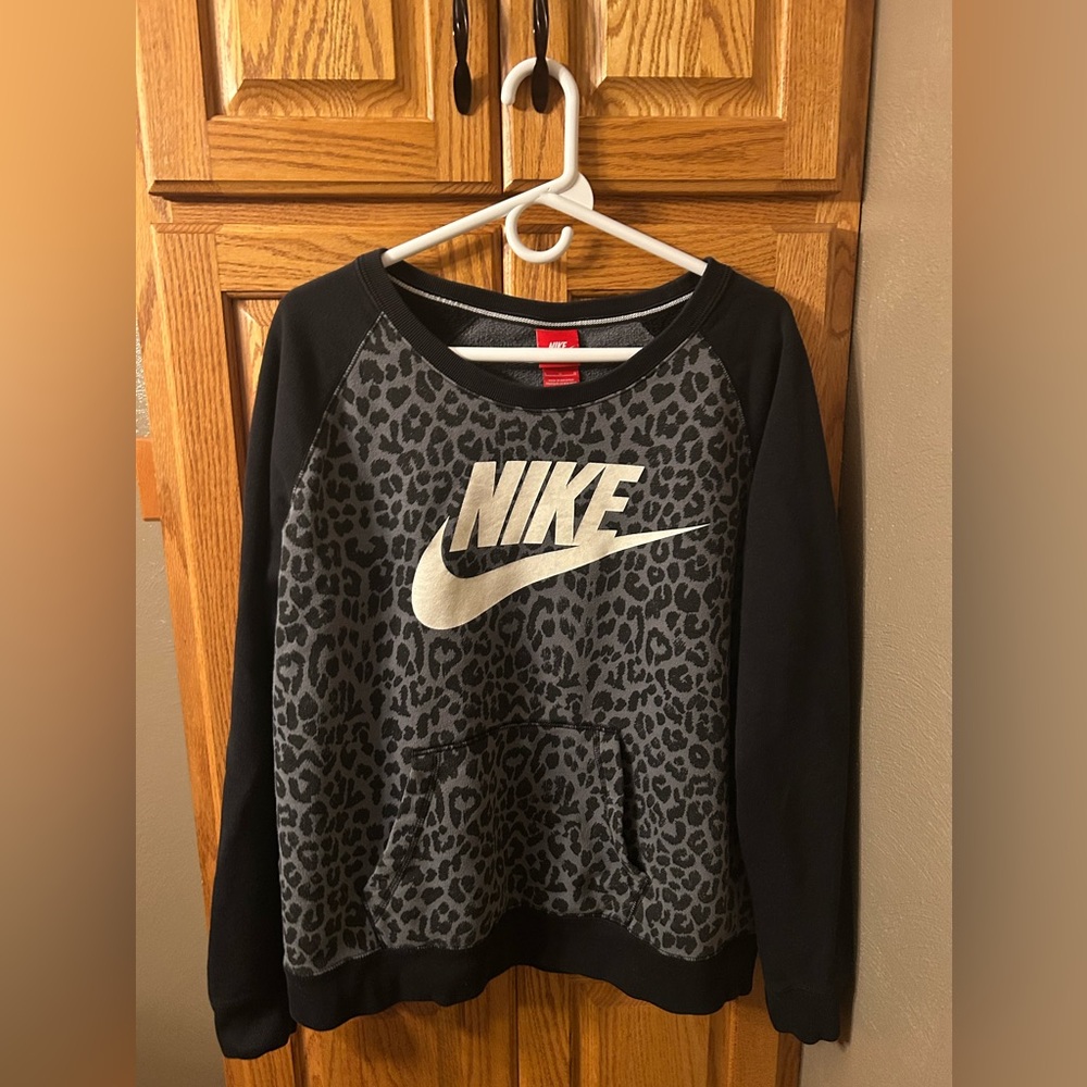 Leopard Nike sweatshirt sz Large, black and gray